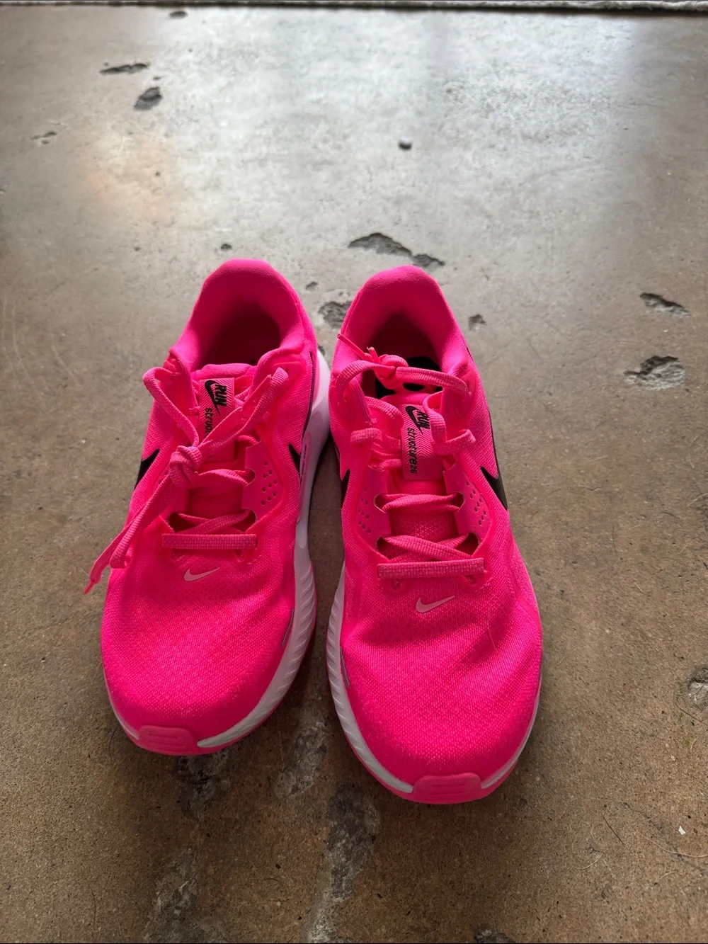 Nike Structure 26 Women’s Running Shoes Pink